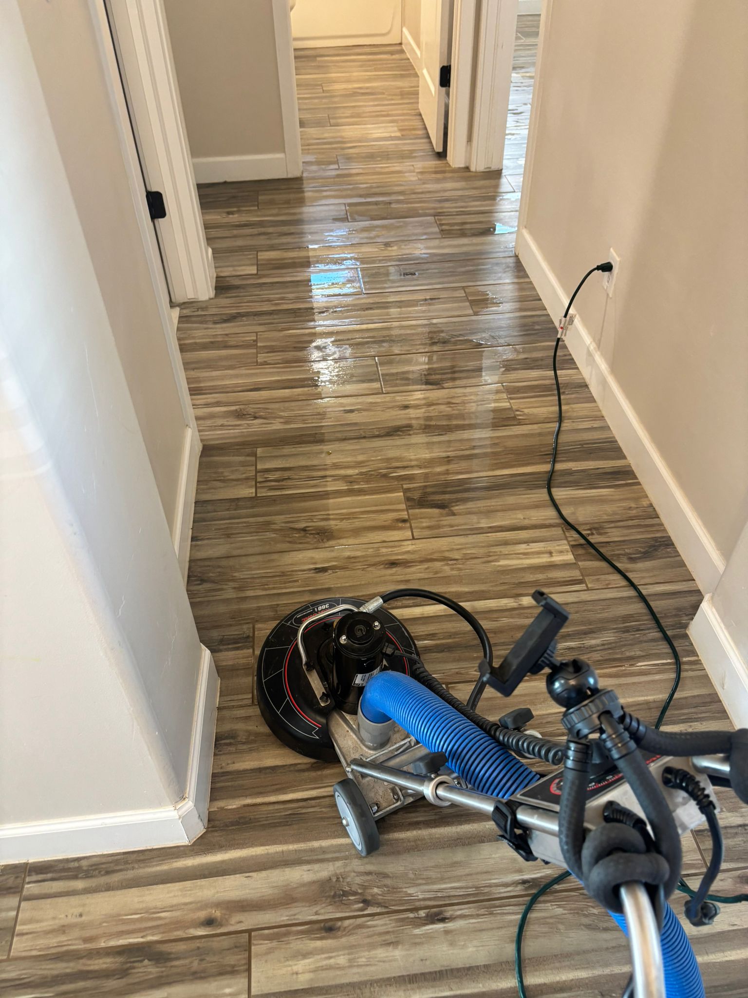 Ceramic tile cleaning in El Paso Texas – professional tile and grout restoration service by Aggie Carpet Cleaning